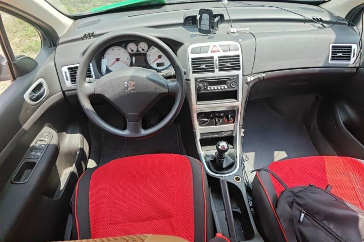 Used Peugeot 307 2010 Sedan 1.6L Manual Comfort Edition Center Console