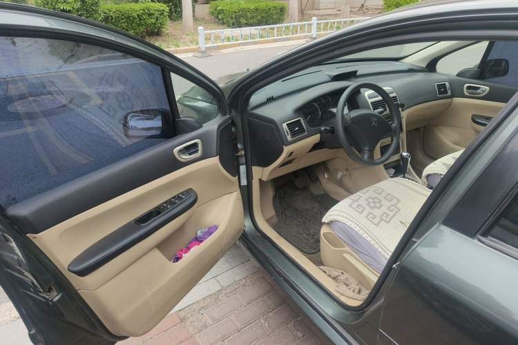 Used Peugeot 307 2010 Sedan 1.6L Automatic Comfort Edition Driver Seat