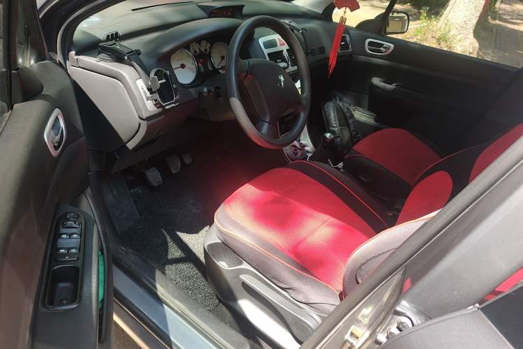 Used Peugeot 307 2010 Hatchback 1.6L Manual Comfort Edition Driver Seat