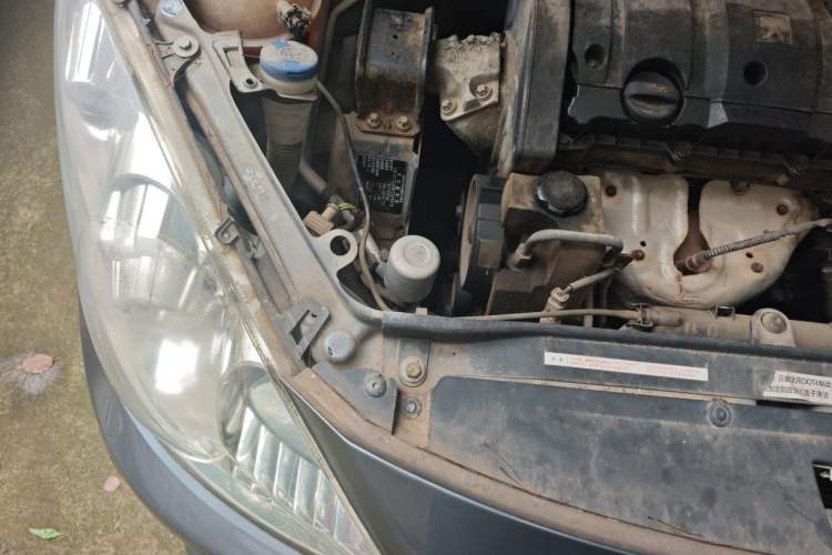 Used Peugeot 307 2010 Sedan 1.6L Automatic Comfort Edition Engine Bay Right