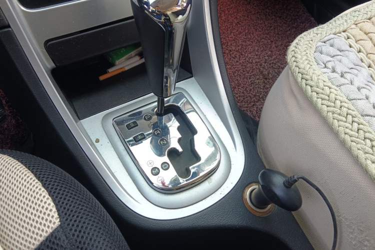 Used Peugeot 307 2010 Hatchback 1.6L Automatic Comfort Edition Gear Lever