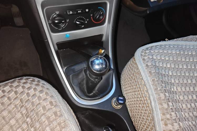 Used Peugeot 307 2010 Sedan 1.6L Manual Comfort Edition Gear Lever