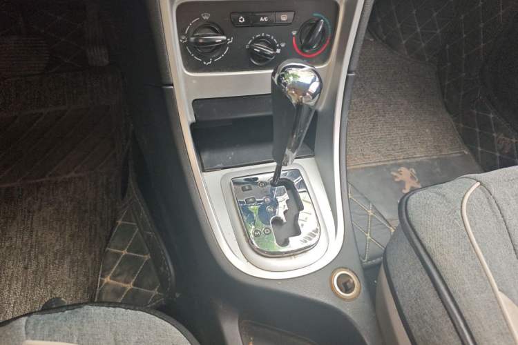 Used Peugeot 307 2010 Sedan 1.6L Automatic Comfort Edition Gear Lever