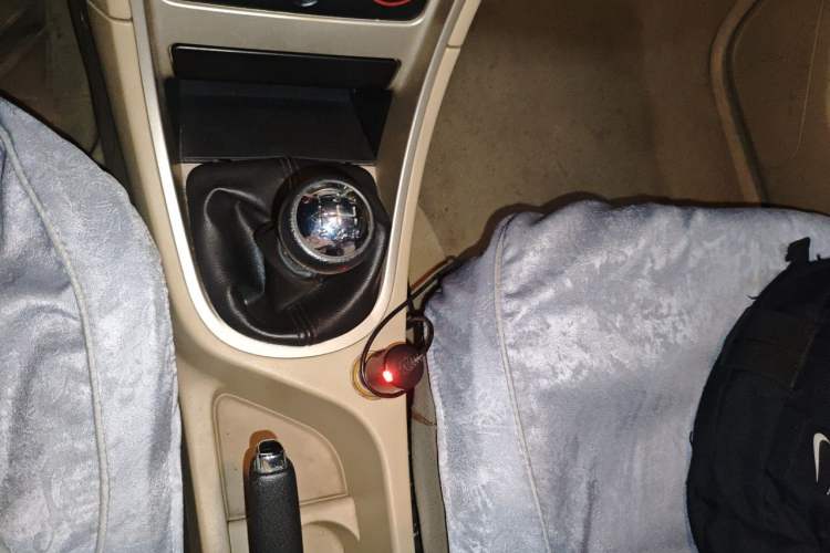 Used Peugeot 307 2010 Hatchback 1.6L Manual Comfort Edition Gear Lever