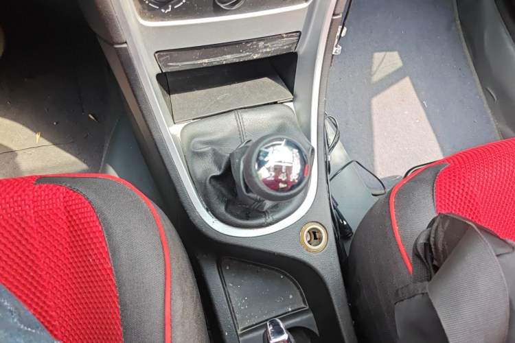Used Peugeot 307 2010 Sedan 1.6L Manual Comfort Edition Gear Lever