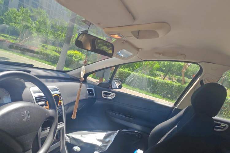 Used Peugeot 307 2010 Sedan 1.6L Manual Comfort Edition Headliner