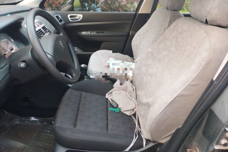 Used Peugeot 307 2010 Sedan 1.6L Manual Comfort Edition Left Front Seat