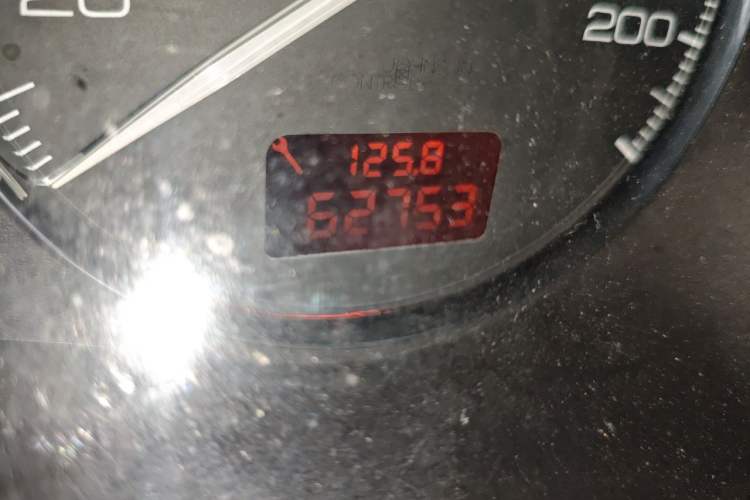 Used Peugeot 307 2010 Hatchback 1.6L Manual Comfort Edition Odometer Close Up