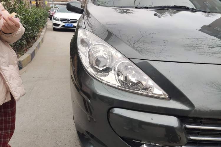 Used Peugeot 307 2010 Hatchback 1.6L Automatic Comfort Edition Right Front Headlight