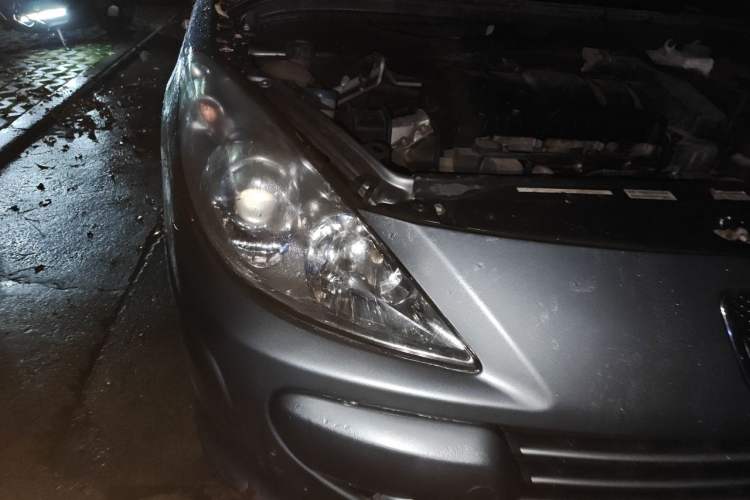 Used Peugeot 307 2010 Sedan 1.6L Manual Comfort Edition Right Front Headlight