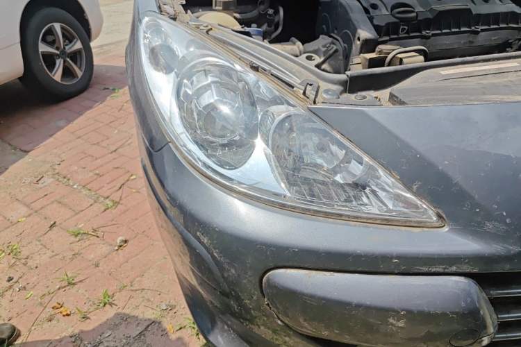 Used Peugeot 307 2010 Sedan 1.6L Manual Comfort Edition Right Front Headlight