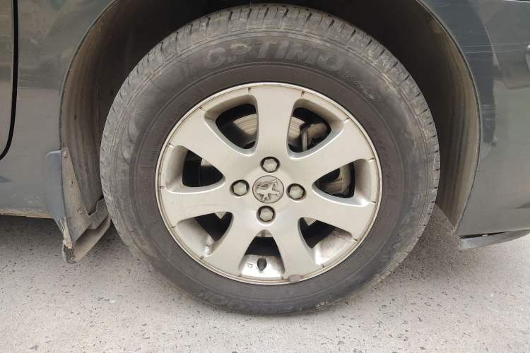 Used Peugeot 307 2010 Hatchback 1.6L Automatic Comfort Edition Right Front Wheel Hub