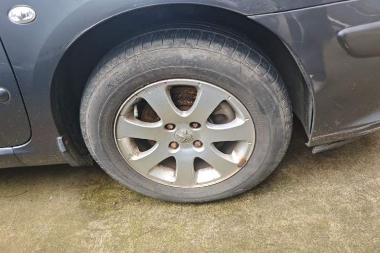 Used Peugeot 307 2010 Sedan 1.6L Automatic Comfort Edition Right Front Wheel Hub