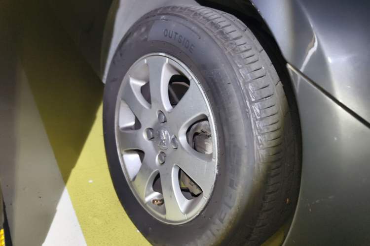 Used Peugeot 307 2010 Hatchback 1.6L Automatic Comfort Edition Right Front Wheel Hub