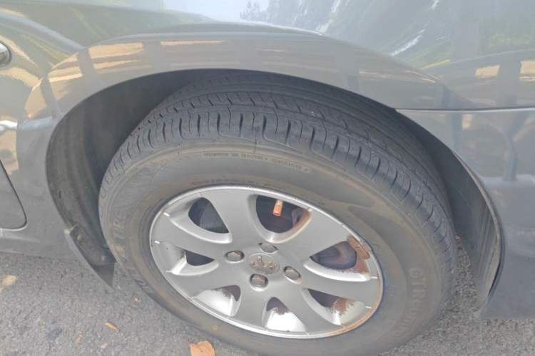 Used Peugeot 307 2010 Sedan 1.6L Manual Comfort Edition Right Front Wheel Hub