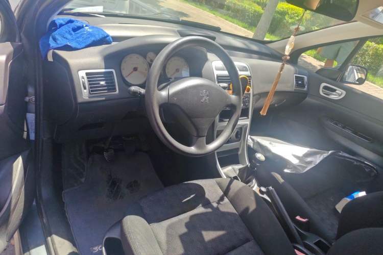 Used Peugeot 307 2010 Sedan 1.6L Manual Comfort Edition Steering Wheel