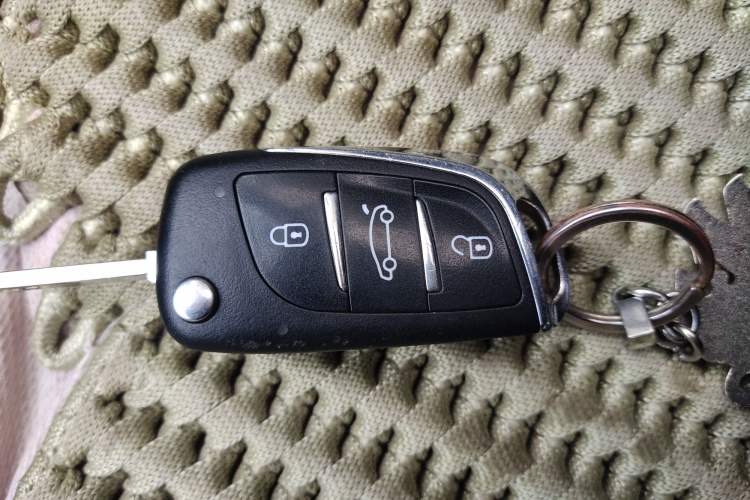Used Peugeot 307 2010 Hatchback 1.6L Automatic Comfort Edition Vehicle Key
