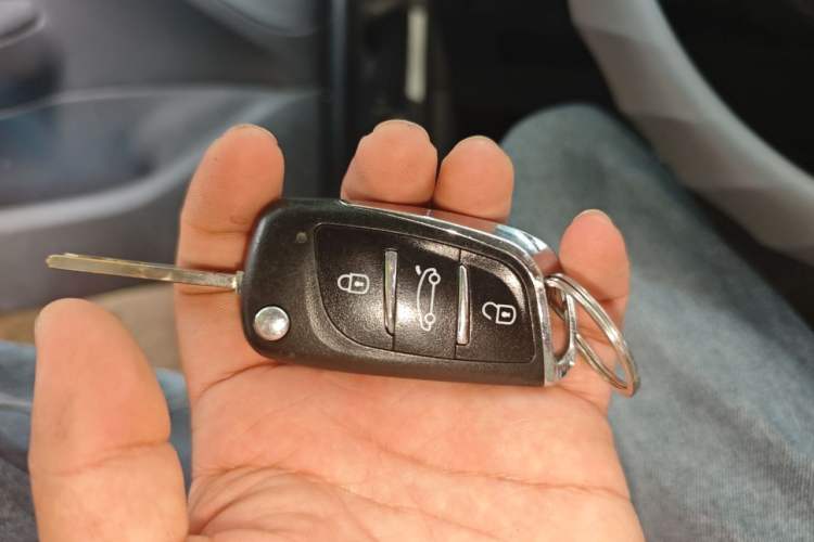 Used Peugeot 307 2010 Sedan 1.6L Automatic Comfort Edition Vehicle Key