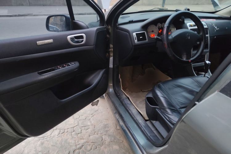 Used Peugeot 307 2010 Sedan 1.6L Automatic Comfort Edition Driver Seat