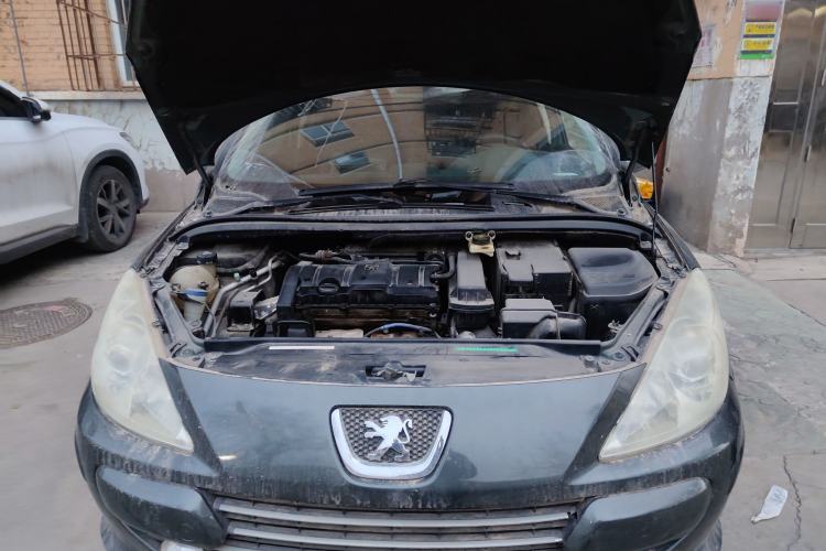 Used Peugeot 307 2010 Sedan 1.6L Automatic Comfort Edition Engine Bay