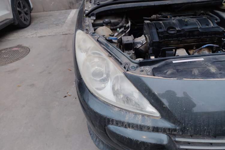 Used Peugeot 307 2010 Sedan 1.6L Automatic Comfort Edition Right Front Headlight