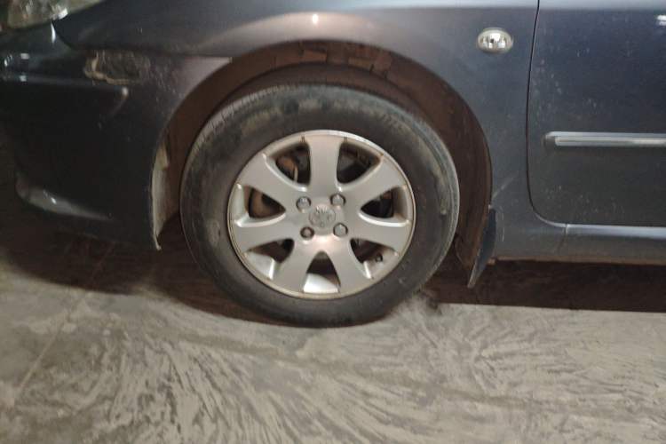 Used Peugeot 307 2010 Sedan 1.6L Manual Comfort Edition Right Front Wheel Hub