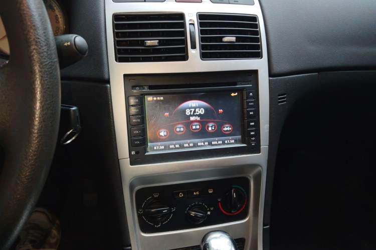 Used Peugeot 307 2010 Hatchback 1.6L Automatic Comfort Edition Audio And AC Panel