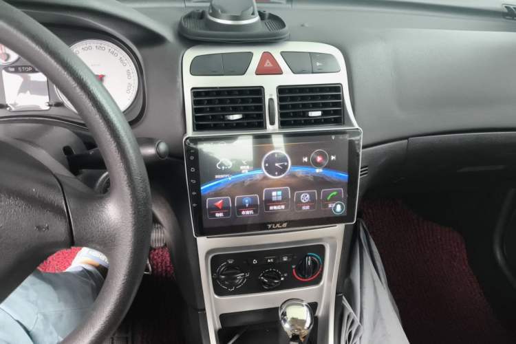 Used Peugeot 307 2010 Sedan 1.6L Automatic Luxury Edition Audio And AC Panel