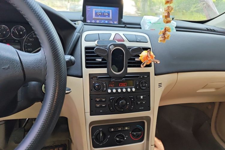 Used Peugeot 307 2010 Sedan 1.6L Manual Comfort Edition Audio And AC Panel
