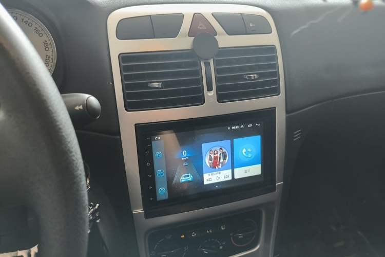 Used Peugeot 307 2010 Sedan 1.6L Manual Comfort Edition Audio And AC Panel