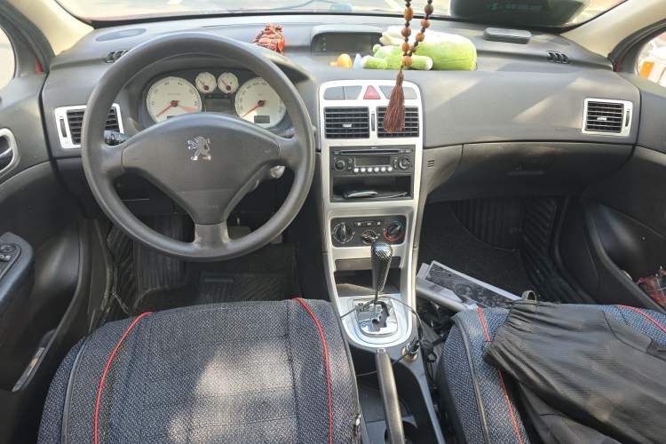Used Peugeot 307 2010 Sedan 1.6L Automatic Comfort Edition Center Console