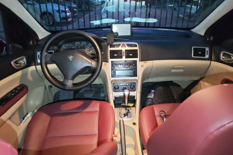 Used Peugeot 307 2010 Hatchback 1.6L Automatic Comfort Edition Center Console