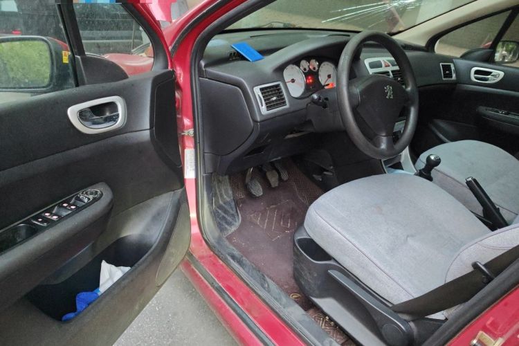 Used Peugeot 307 2010 Hatchback 1.6L Manual Comfort Edition Driver Seat