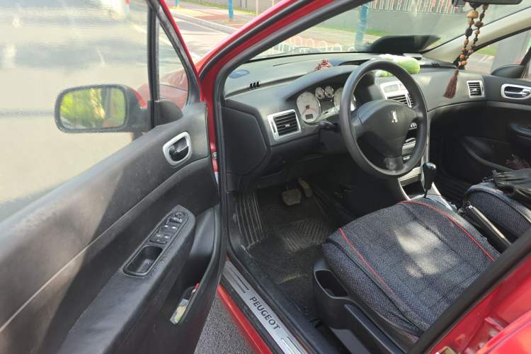 Used Peugeot 307 2010 Sedan 1.6L Automatic Comfort Edition Driver Seat