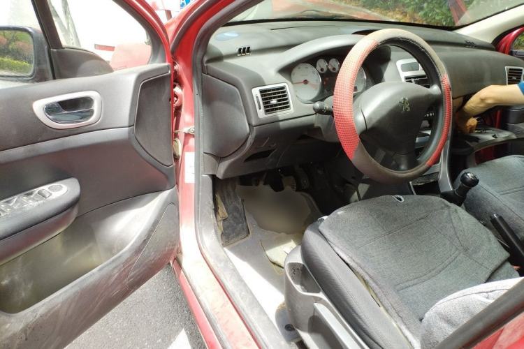 Used Peugeot 307 2010 Hatchback 1.6L Manual Comfort Edition Driver Seat