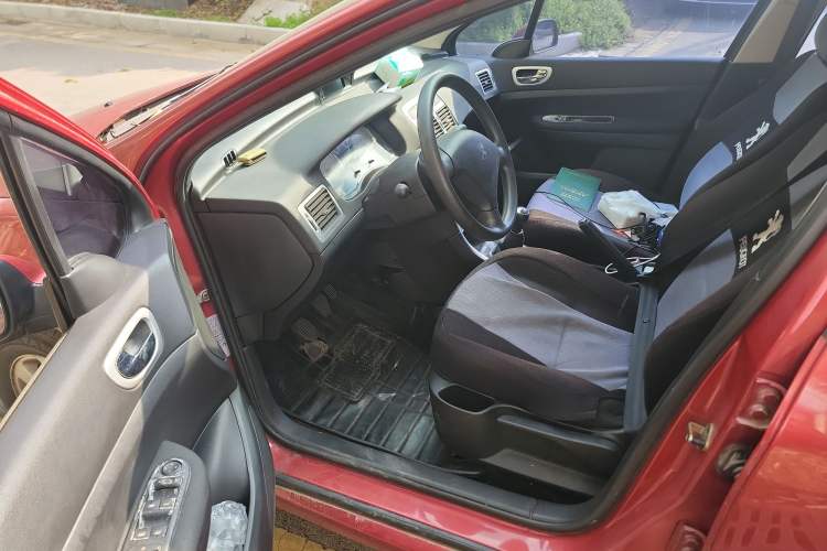 Used Peugeot 307 2010 Hatchback 1.6L Manual Comfort Edition Driver Seat