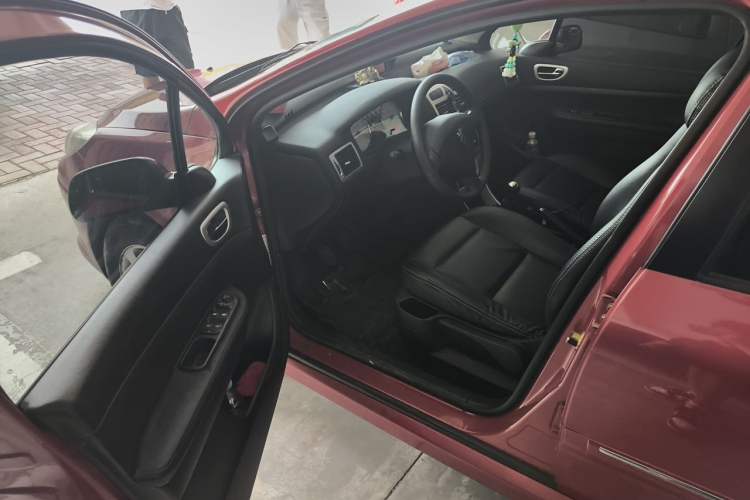 Used Peugeot 307 2010 Sedan 1.6L Manual Comfort Edition Driver Seat
