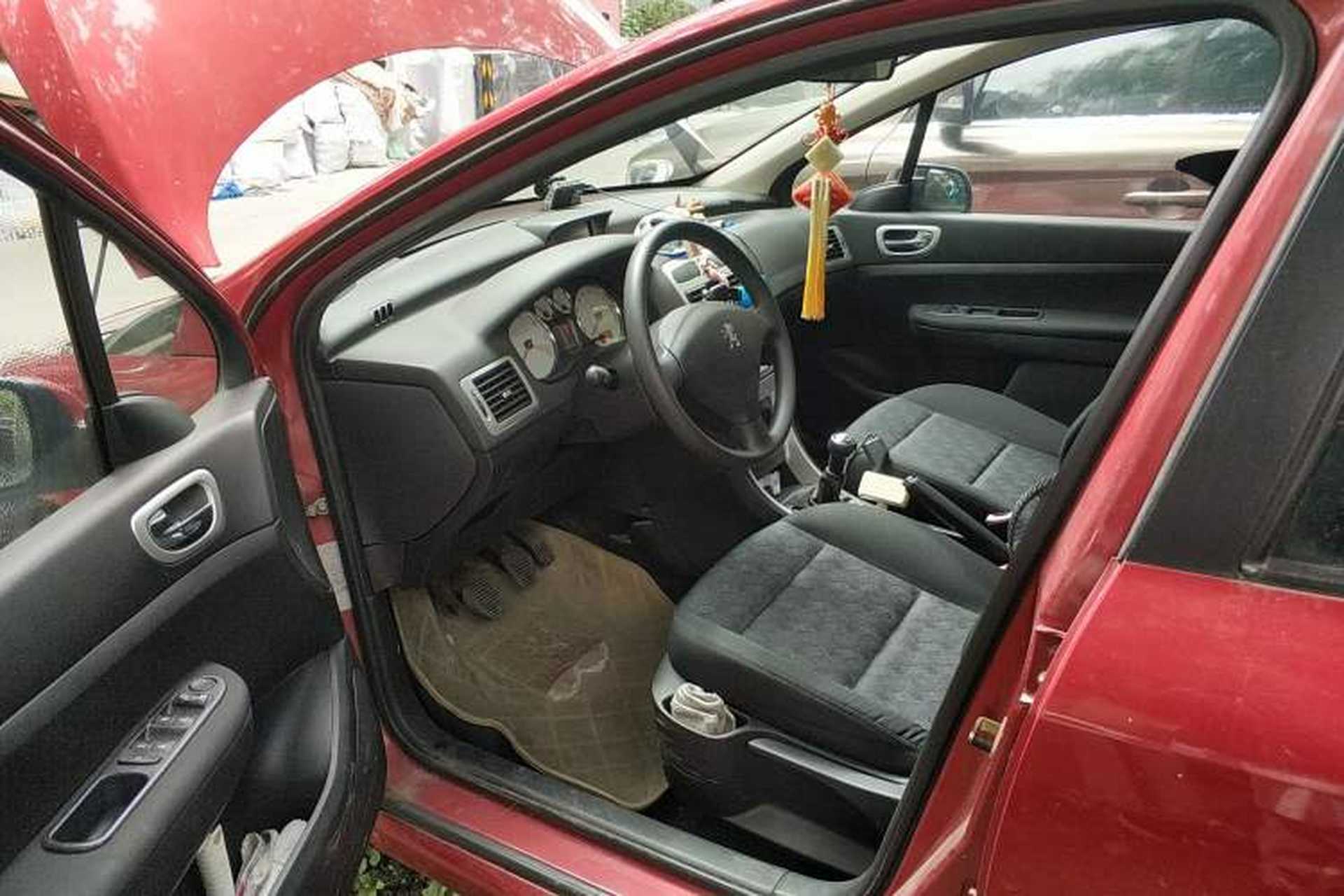 Used Peugeot 307 2010 Hatchback 1.6L Manual Comfort Edition Driver Seat