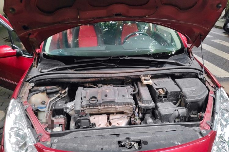 Used Peugeot 307 2010 Sedan 1.6L Automatic Comfort Edition Engine Bay