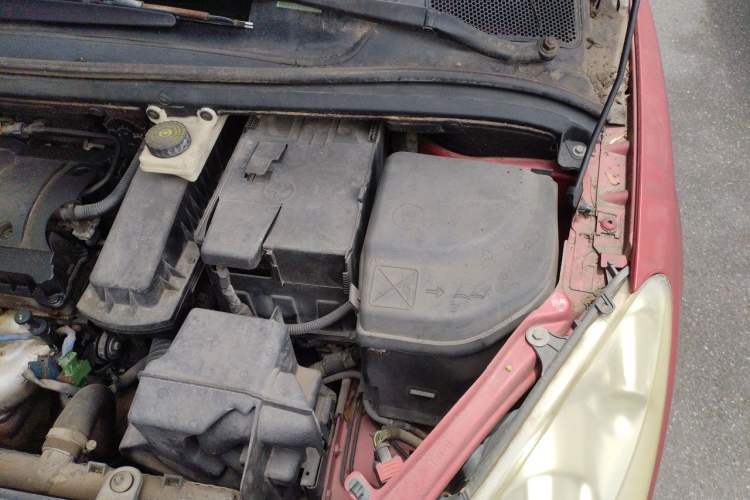 Used Peugeot 307 2010 Hatchback 1.6L Manual Comfort Edition Engine Bay Left