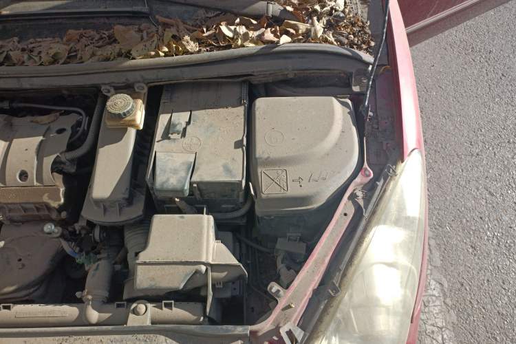 Used Peugeot 307 2010 Hatchback 1.6L Manual Comfort Edition Engine Bay Left