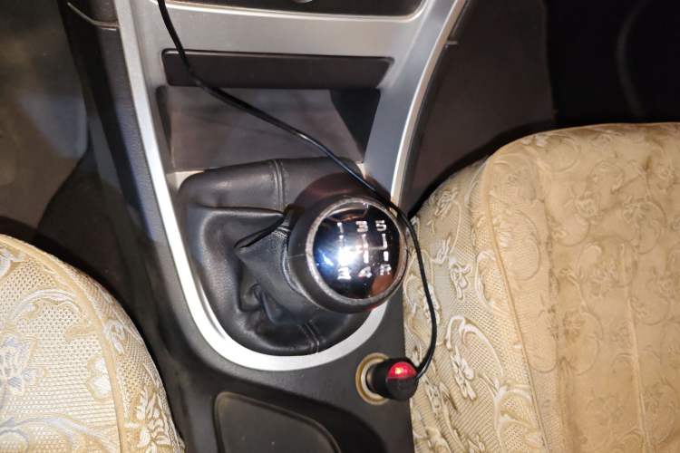 Used Peugeot 307 2010 Hatchback 1.6L Manual Comfort Edition Gear Lever