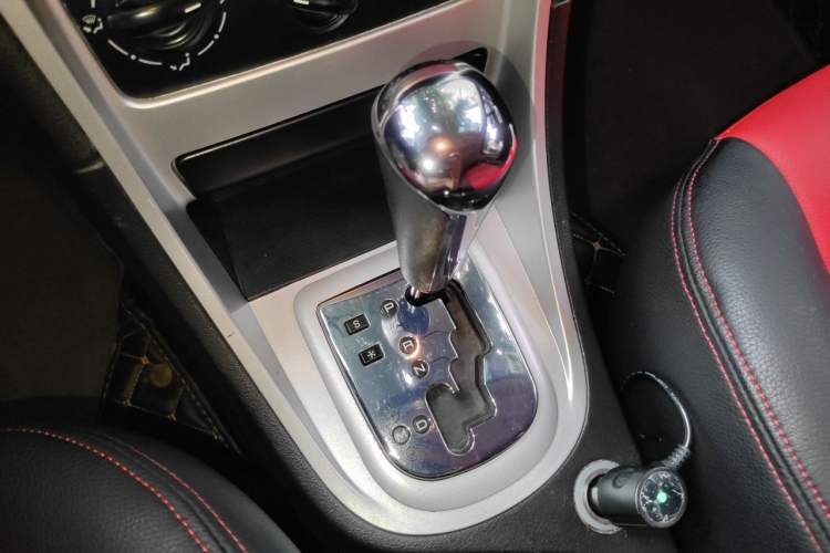 Used Peugeot 307 2010 Sedan 1.6L Automatic Comfort Edition Gear Lever