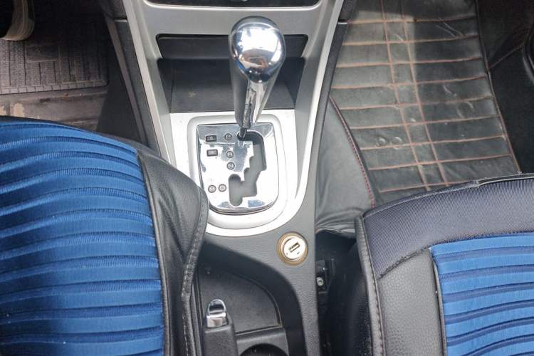 Used Peugeot 307 2010 Hatchback 1.6L Automatic Comfort Edition Gear Lever