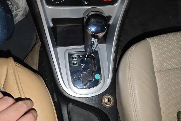 Used Peugeot 307 2010 Sedan 1.6L Automatic Comfort Edition Gear Lever