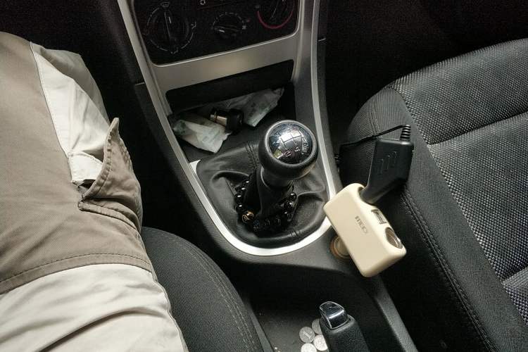 Used Peugeot 307 2010 Hatchback 1.6L Manual Comfort Edition Gear Lever