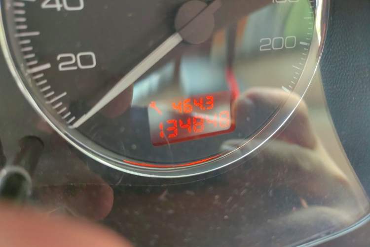 Used Peugeot 307 2010 Sedan 1.6L Manual Comfort Edition Odometer Close Up