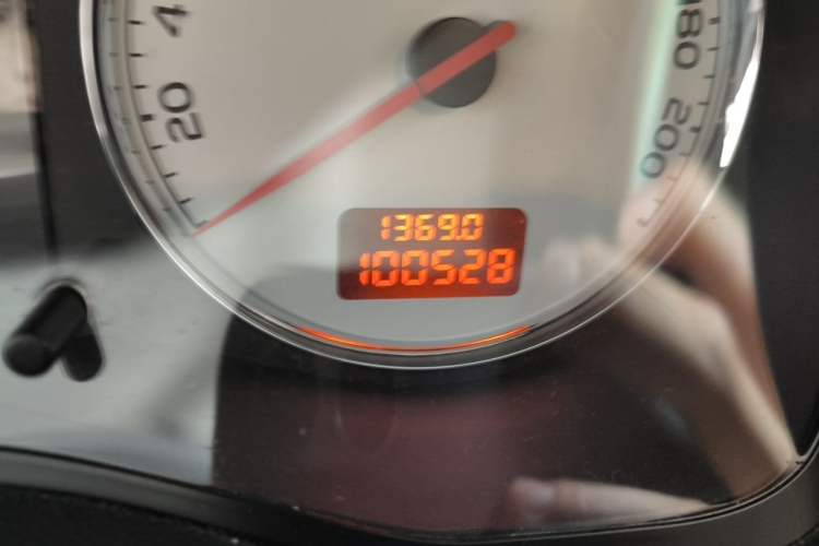 Used Peugeot 307 2010 Sedan 1.6L Manual Comfort Edition Odometer Close Up