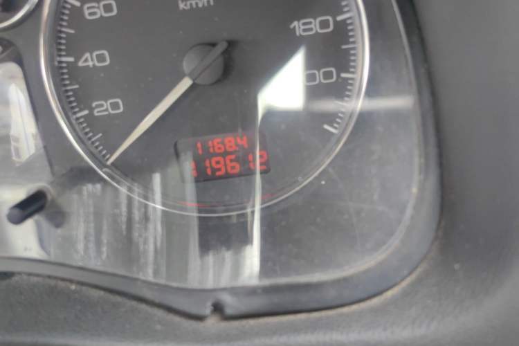 Used Peugeot 307 2010 Hatchback 1.6L Manual Comfort Edition Odometer Close Up