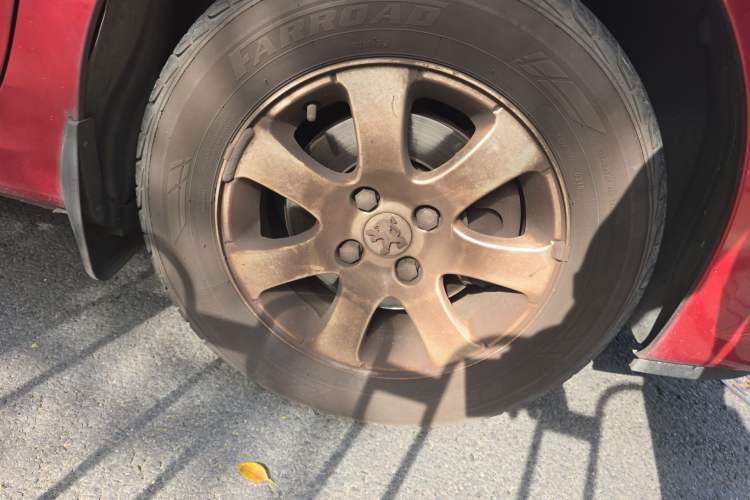 Used Peugeot 307 2010 Sedan 1.6L Automatic Comfort Edition Right Front Wheel Hub
